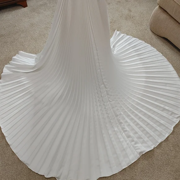 VINTAGE 90'S DEMETRIOS LACE OVERLAY WEDDING DRESS WITH TRANE, OFF-WHITE/WHITE 10 - Picture 12 of 16